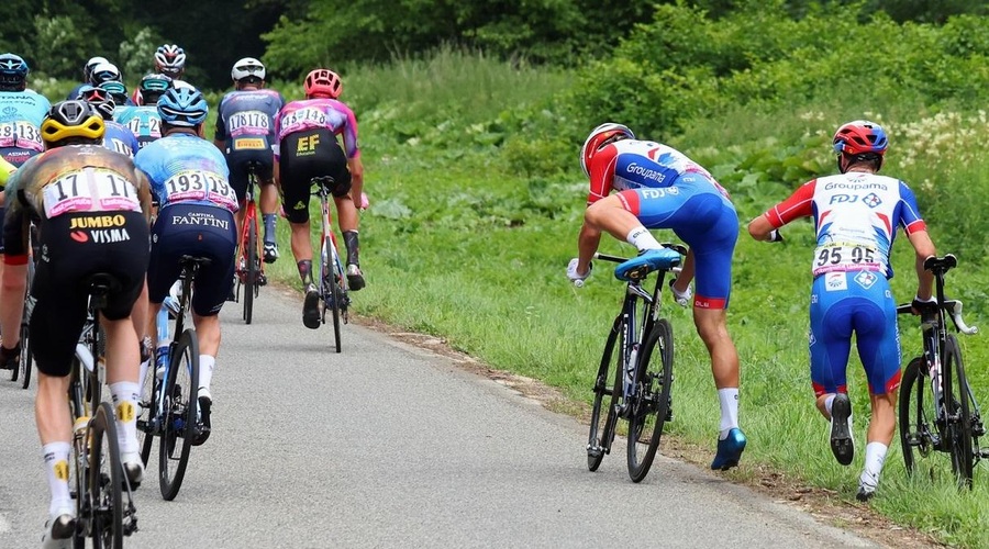 Hitri in drzni: klancev in padcev vedno več, bi Pogačarja moralo skrbeti? (foto: Profimedia)