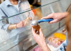 Turist plačal sladoled z nenavadnim bankovcem za 200 evrov (prodajalec je takoj poklical policijo)
