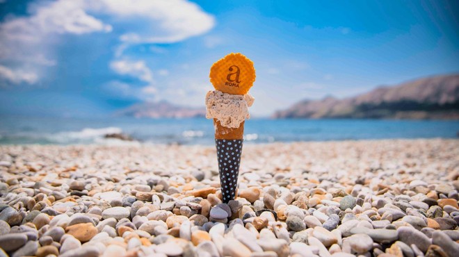 Od ideje do uspeha: Slovenca odpirata največjo tovarno naravnega sladoleda na svetu (foto: Facebook/aROMA gelato experience)