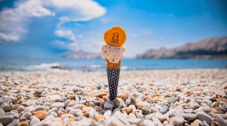 Od ideje do uspeha: Slovenca odpirata največjo tovarno naravnega sladoleda na svetu (foto: Facebook/aROMA gelato experience)
