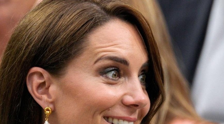 Bila je popolna! Kate Middleton v barvi, ki jo je oboževala tudi kraljica (FOTO) (foto: Profimedia)