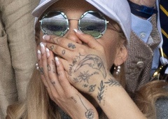 Težave v zakonu? Zvezdnica v Wimbledonu brez poročnega prstana (FOTO)