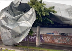 Nevihte zajele vso državo: Plečnikov stadion ostal brez strehe, padala tudi toča (FOTO)