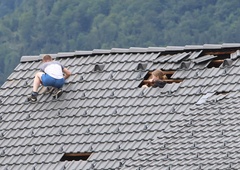 Škoda je ogromna, prizadete občine pričakujejo hitro pomoč: znani so prvi ukrepi države