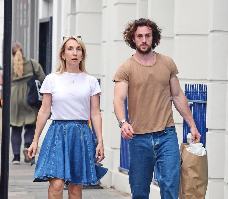 Med režiserko Sam Taylor-Johnson in njenim možem, igralcem Aaronom Taylorjem-Johnsonom, je kar 23 let razlike v letih.