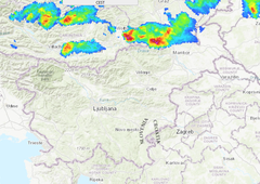 V strahu pred novimi nevihtami: črni oblaki že nad Mariborom (prve fotografije)