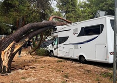 Hudo razdejanje tudi tam, kjer dopustuje veliko Slovencev: pogrešana oseba, uničen avtokamp in več poškodovanih