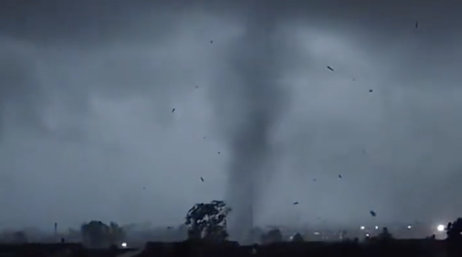 Grozljiv prizor: tornado v Milanu rušil vse pred seboj, več ljudi naj bi bilo poškodovanih (VIDEO) (foto: Posnetek zaslona)