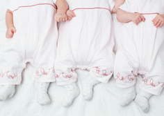 V mariborski porodnišnici so se rodili trojčki (preverite, kakšna je verjetnost za kaj takšnega)