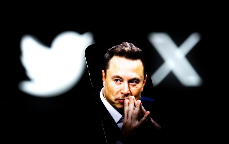 Elon Musk presenetil s prodajo družbenega omrežja X: platforma je zdaj v lasti ...