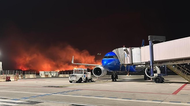 Sicilija v plamenih: "Še nikoli nismo videli česa takega!” (FOTO) (foto: Facebook/Aeroporto Internazionale di Palermo "Falcone Borsellino")