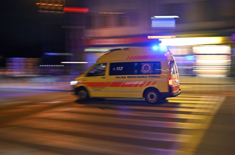 Črn dan na Gorenjskem: v dveh prometnih nesrečah umrli dve osebi, več je huje poškodovanih