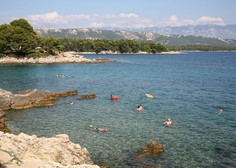 Strah in trepet na hrvaškem otoku: turisti zaskrbljeno kličejo v ambulante