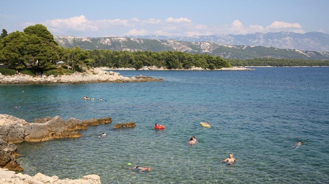 Strah in trepet na hrvaškem otoku: turisti zaskrbljeno kličejo v ambulante (foto: Profimedia)