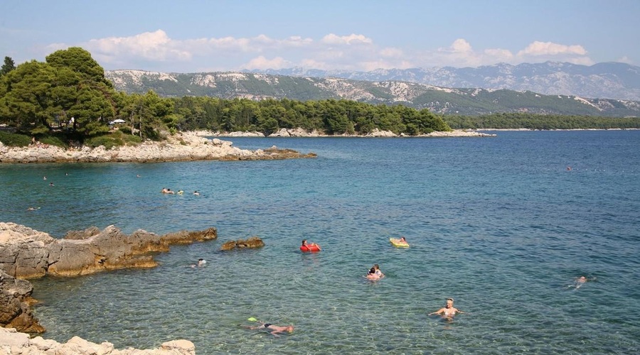 Strah in trepet na hrvaškem otoku: turisti zaskrbljeno kličejo v ambulante (foto: Profimedia)