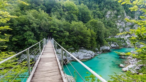 Ob priljubljeni slovenski turistični znamenitosti gradijo nov objekt: to je velika pridobitev predvsem zaradi ...