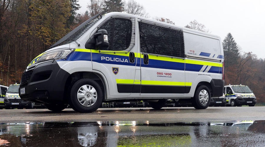 Filmska 'ugrabitev' na Jesenicah: mladoletnici ponudil prevoz, nato pa peljal mimo cilja in ... (policija razkrila vse) (foto: Profimedia)