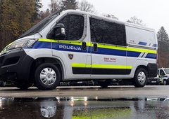 Filmska 'ugrabitev' na Jesenicah: mladoletnici ponudil prevoz, nato pa peljal mimo cilja in ... (policija razkrila vse)