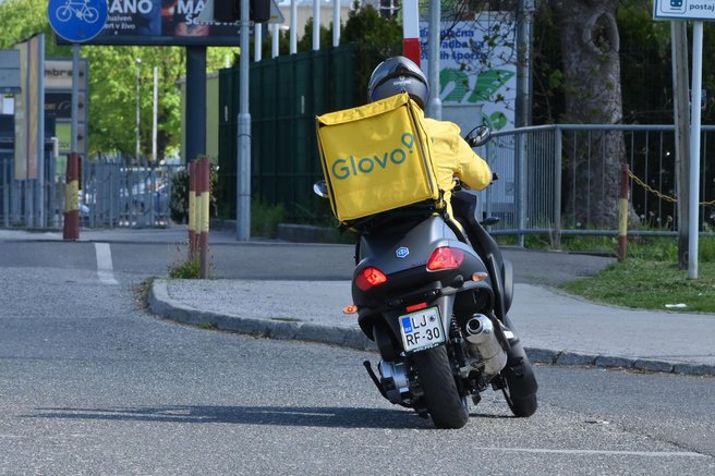 Ženska šokirana ob nepričakovani prošnji dostavljavca hrane: "Že tretjič se mi je zgodilo, da ..."