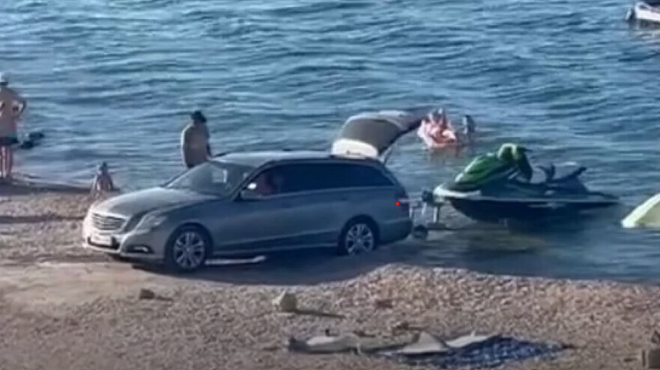 "Nekdo bi ga moral oklofutati in potisniti v morje!" Posnetek turista na Jadranu poskrbel za zgražanje (VIDEO) (foto: Profimedia)