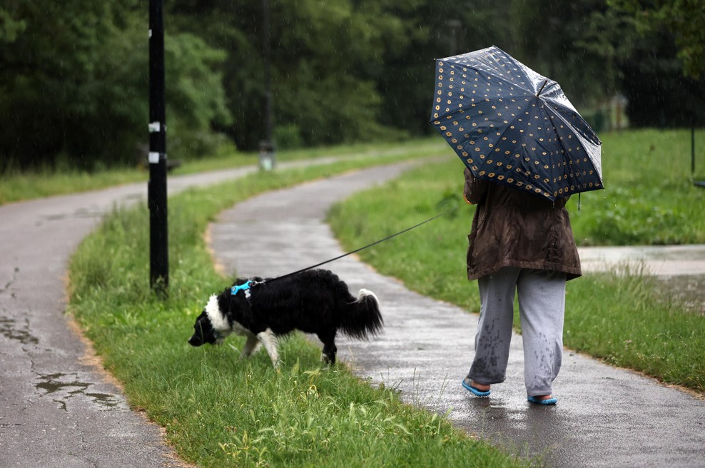 Arso izdal oranžno opozorilo: v tem delu dneva bodite raje doma (foto: Bobo)