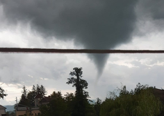 FOTO in VIDEO: Skozi Slovenijo se je pomikal tornado (pustošil je na območju Ilirske Bistrice)