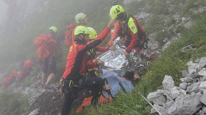 Zahtevno reševanje v slovenskih gorah: planinec utrpel hude poškodbe (foto: Facebook/Gorska Reševalna Zveza Slovenije)
