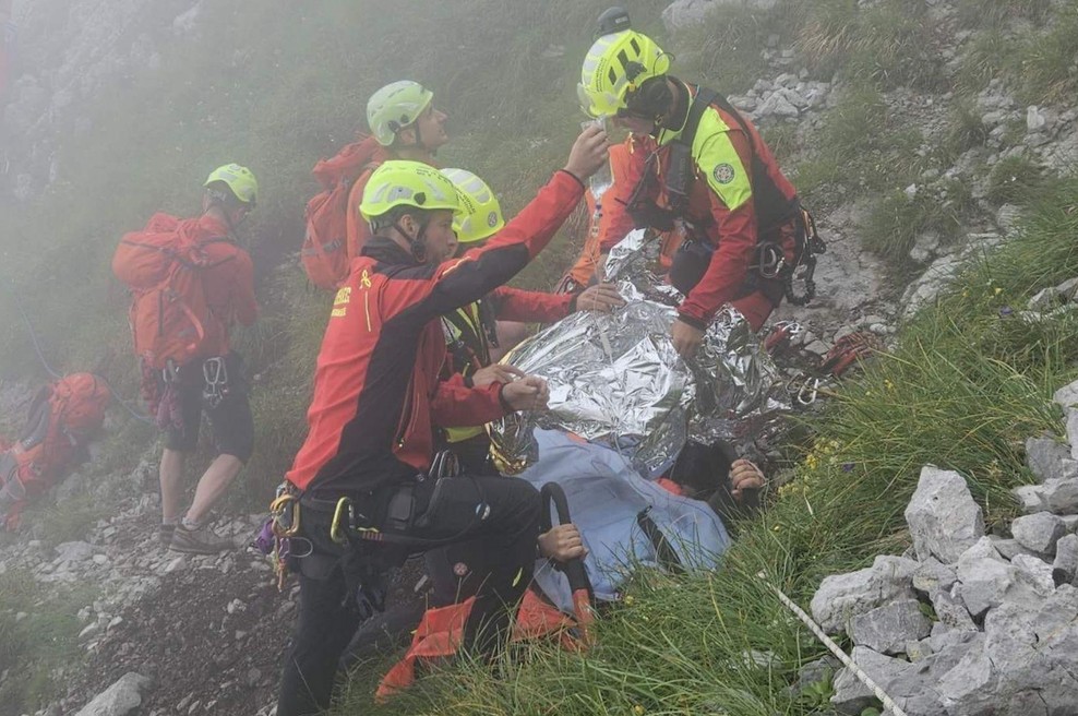 Zahtevno reševanje v slovenskih gorah: planinec utrpel hude poškodbe (foto: Facebook/Gorska Reševalna Zveza Slovenije)