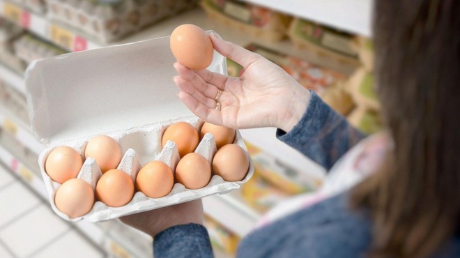 Ženska se je zgrozila, ko je odprla škatlo z 20 jajci: v njej je našla ... (FOTO) (foto: Profimedia)