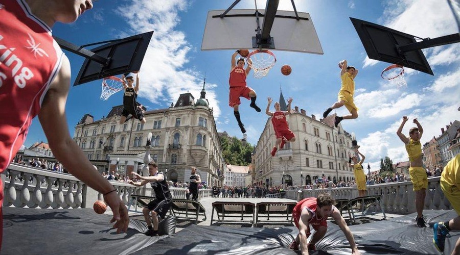 V Ljubljani se obeta spektakel, osupljivi Dunking Devils bodo poskušali skočiti v Guinnessovo knjigo rekordov (VIDEO) (foto: Promocijski material)