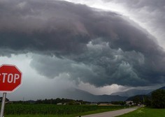 Slovenijo dosegel večji nevihtni sistem: hidrologi nekaterim prebivalcem svetujejo pripravo na morebiten hiter umik
