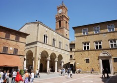 Italijani zaradi pritožb turistov utišali zgodovinski zvonik (domačini zdaj ne morejo spati)
