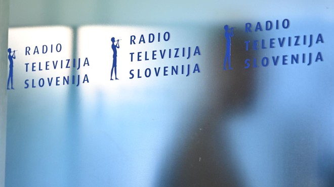 Z RTV Slovenija so se poslovili kar štirje zelo znani televizijski voditelji. Kaj se dogaja? (foto: Žiga Živulović j.r./Bobo)