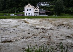 V Celju se začenja širša evakuacija (sirena se je oglasila že petkrat)