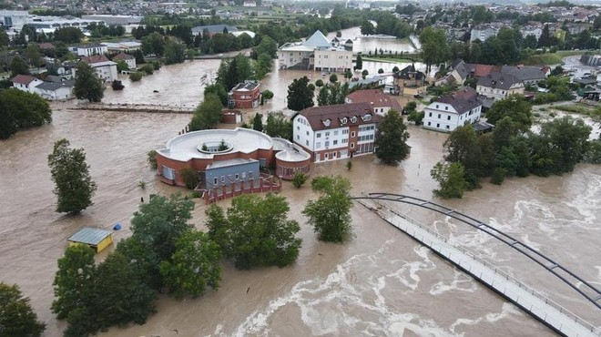 Ste v poplavah utrpeli škodo? Zavarovalnice sporočajo, da ... (foto: Facebook/Neurje.si)