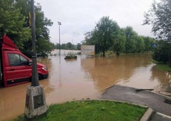Apokaliptični prizori: Slovenija pod vodo, nekateri deli države zaradi poplav odrezani od sveta (FOTO+VIDEO)