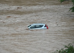 Vremenoslovci zaskrbljeni: Arso izdal oranžno opozorilo, mogoče poplave in zemeljski plazovi