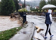 Zahtevne razmere na terenu: Z odrezano Koroško naj bi telekomunikacije vzpostavili še danes
