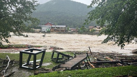 Pod vodo tudi številni deli Ljubljane: ljudje so prenočili v zasilnih nastanitvah, najhuje v Tacnu in Sneberjah