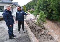 Robert Golob obiskal prizadeta območja in na glas obljubil: "Slovenci, ne boste ostali sami!"