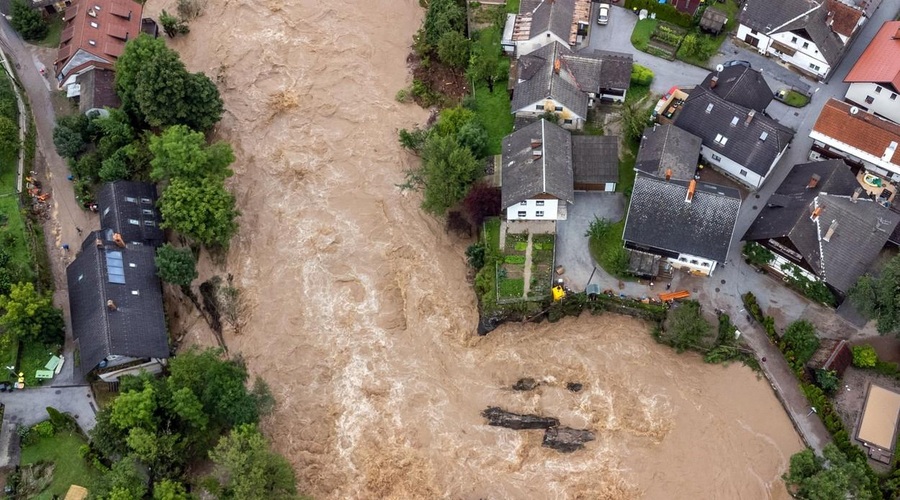 Česa nikakor ne smete reči tistim, ki so jih prizadele poplave (in kako se umiriti, če ste zaradi dogajanja pod hudim stresom) (foto: Profimedia)
