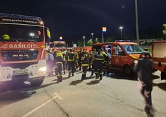 Noč ni bila mirna: gasilci so imeli polne roke dela