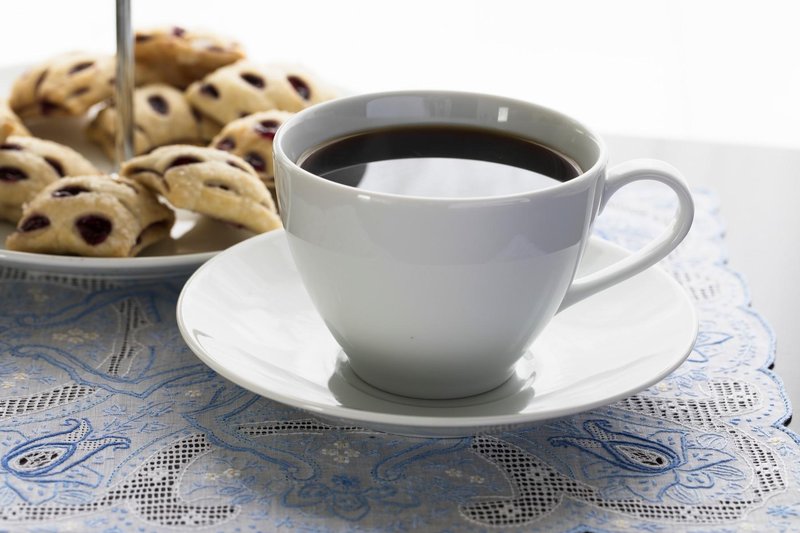 Kavo pijte brez dodanega sladkorja in mleka.