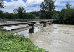 Poškodovana kanalizacijska cev v Kranju: nam grozi ekološka katastrofa?