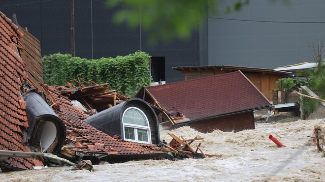 Uničenje, kakršnega Slovenija ne pomni: objave na družbenih medijih razkrivajo šokantne razsežnosti posledic poplav (FOTO) (foto: Profimedia)