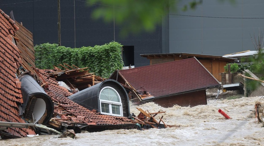 Uničenje, kakršnega Slovenija ne pomni: objave na družbenih medijih razkrivajo šokantne razsežnosti posledic poplav (FOTO) (foto: Profimedia)