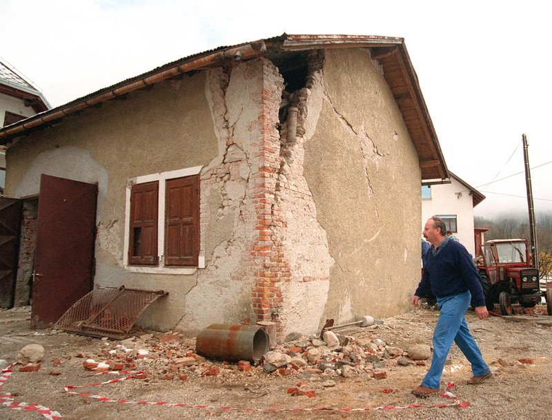 Potres v Posočju leta 1998.