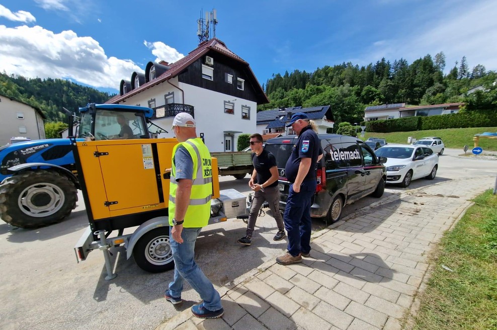 Telemach pomaga prizadetim v poplavah z brezplačnimi predplačniškimi karticami, telefoni in mobilnim internetom (foto: promocijska fotografija)
