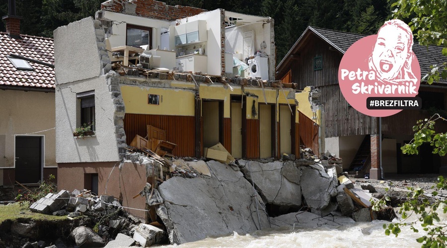 "Mami, zakaj si žalostna? Saj so že prišli gasilci in bodo rešili ljudi?" (foto: Bobo)