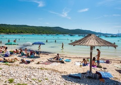 Je to najbolj osovražena hrvaška plaža? Nanjo letijo številne kritike